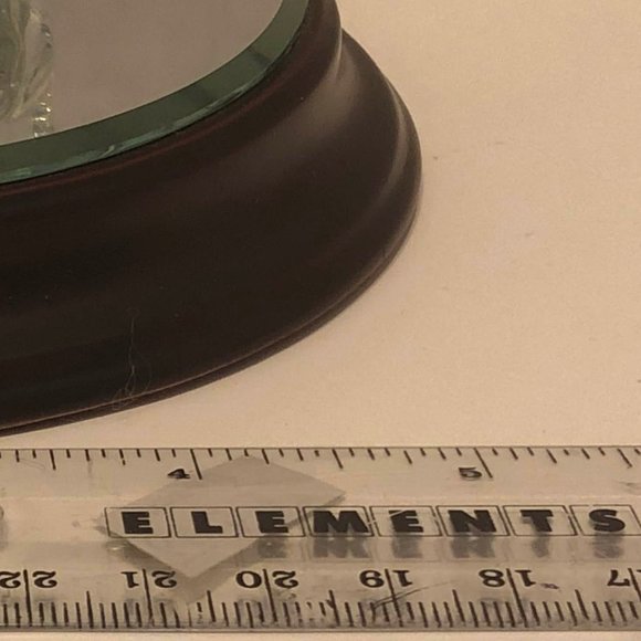 Disney's Crystal Dumbo with Base - Picture 5 of 6